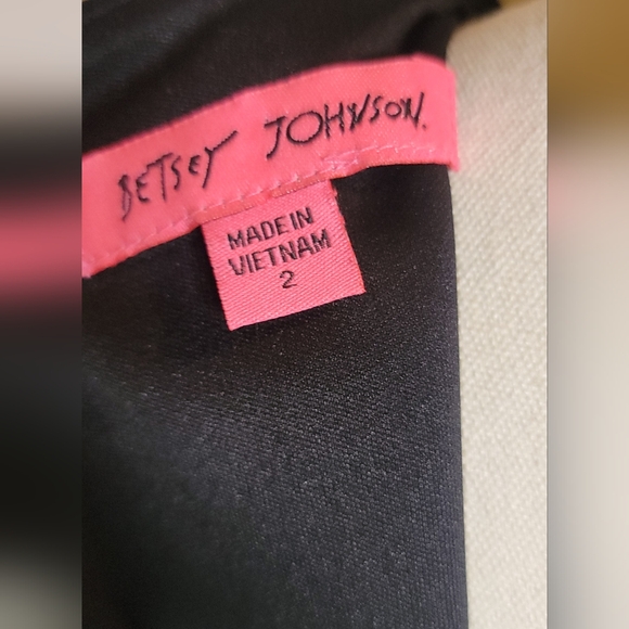 Betsey Johnson Black Cap Sleeve Pencil Dress,  size 2 - Picture 4 of 4